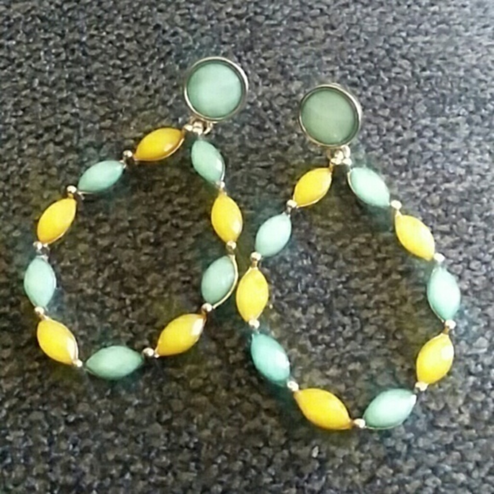Round yellow and green earrings